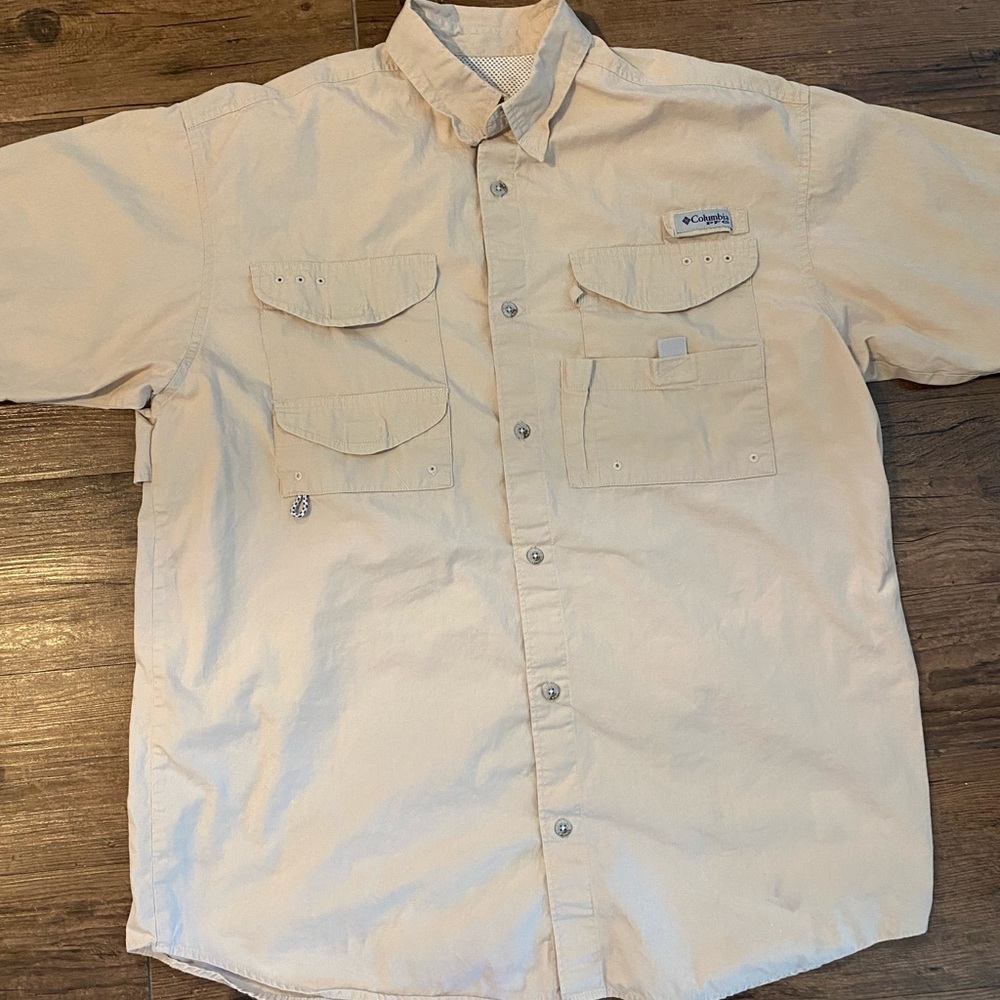 Columbia Men's Casual Cream Button Down Shirt M